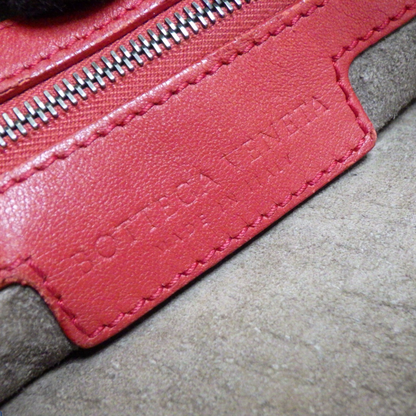 Bottega Veneta Intrecciato Red Handbag logo view