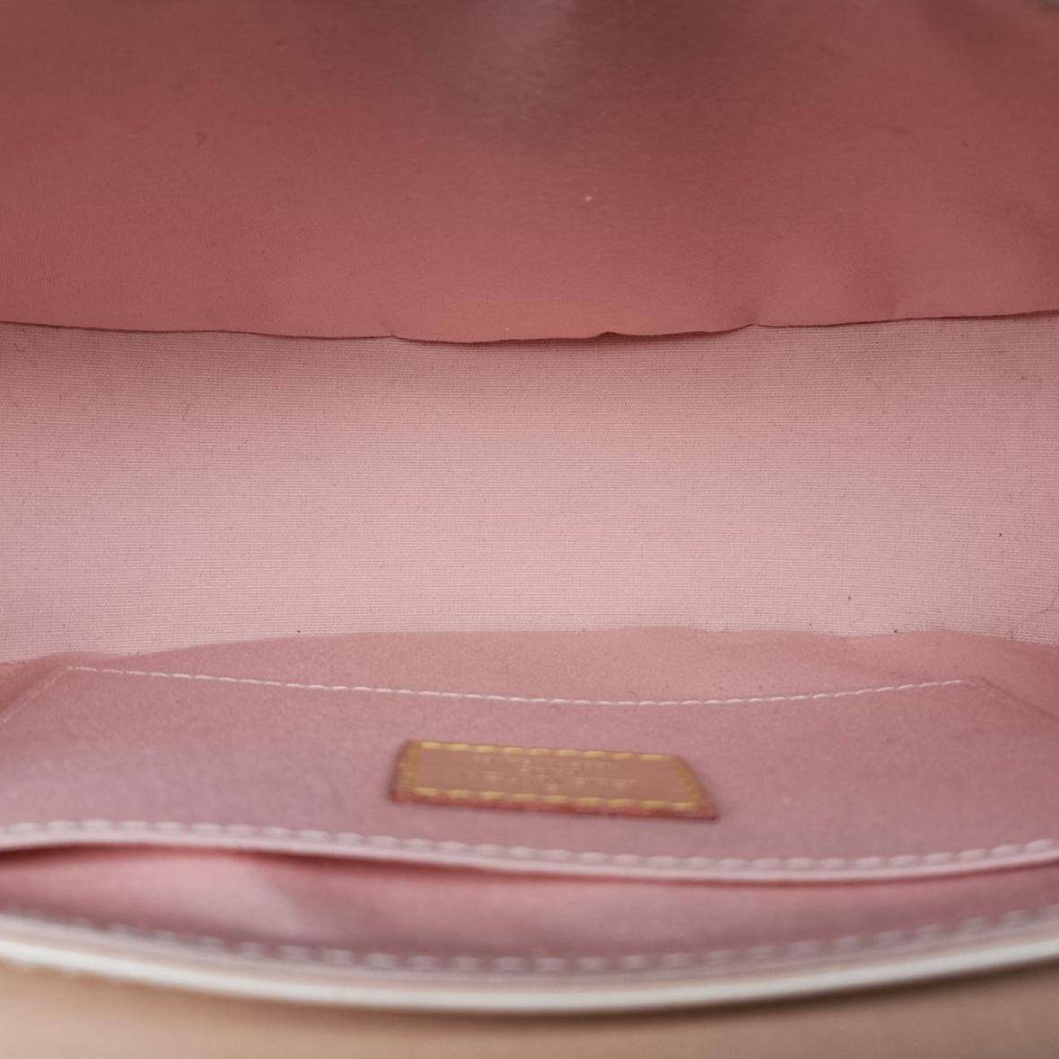 Louis Vuitton Vernis Biscayne Bay Pink Shoulder Bag interior view